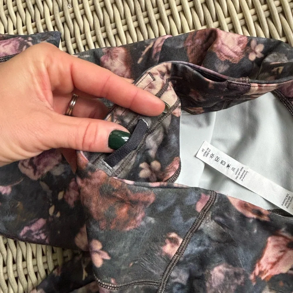 Lululemon Speed Up Tight Leggings 6 athleisure workout yoga travel‎ layered
